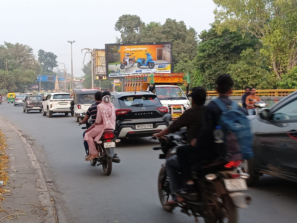 U-0006 - Gwalior, Padav Bridge Facing Sq - 30x15 - FL (1)